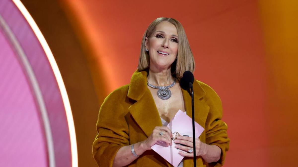 Céline Dion confirma su vuelta a los escenarios con un imponente juego de luces en la Torre Eiffel