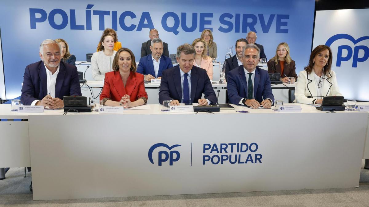 Enfado en la cúpula del PP con Feijóo por ocultarles el congreso ...