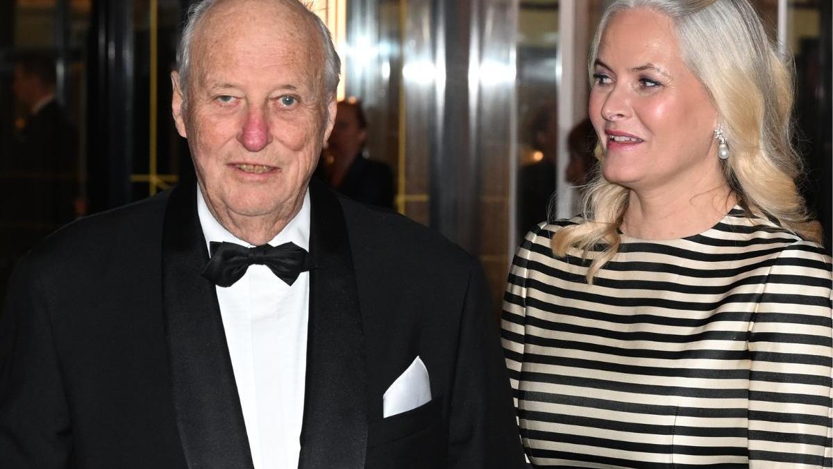 Harald de Noruega quita hierro al vínculo de Mette-Marit con Epstein y recuerda que 