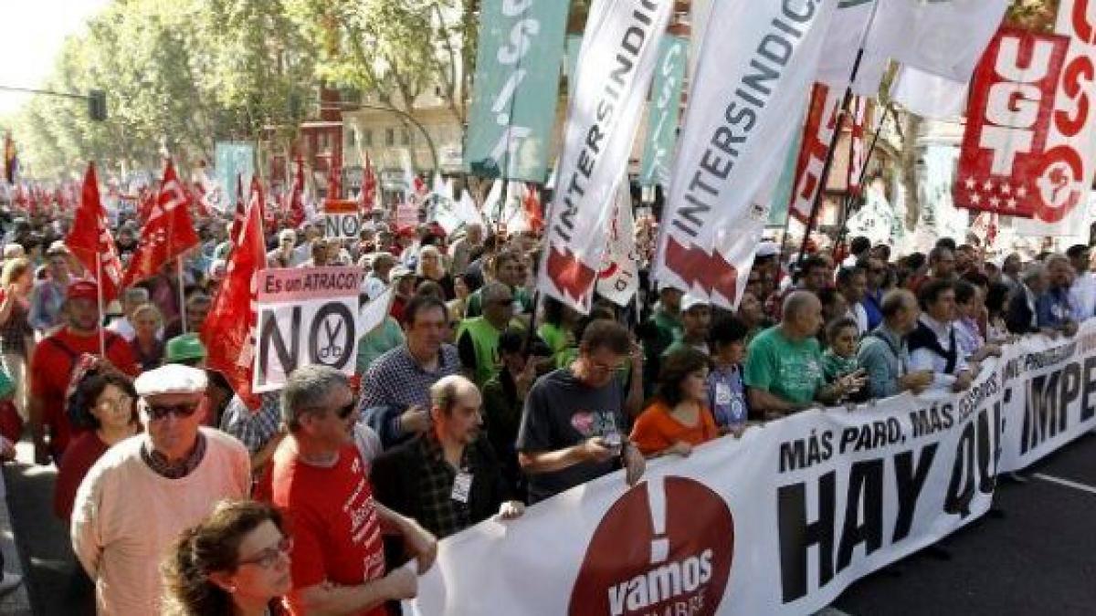 Miles de personas protestan en 57 ciudades de España contra los ...