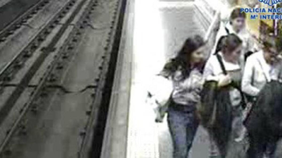 La policía detiene a la banda de carteristas más activas del metro de ...