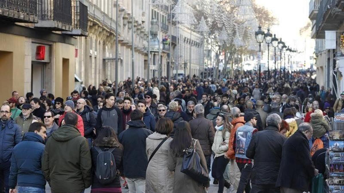 España bate un nuevo récord de población: ya somos 49.570.725 habitantes