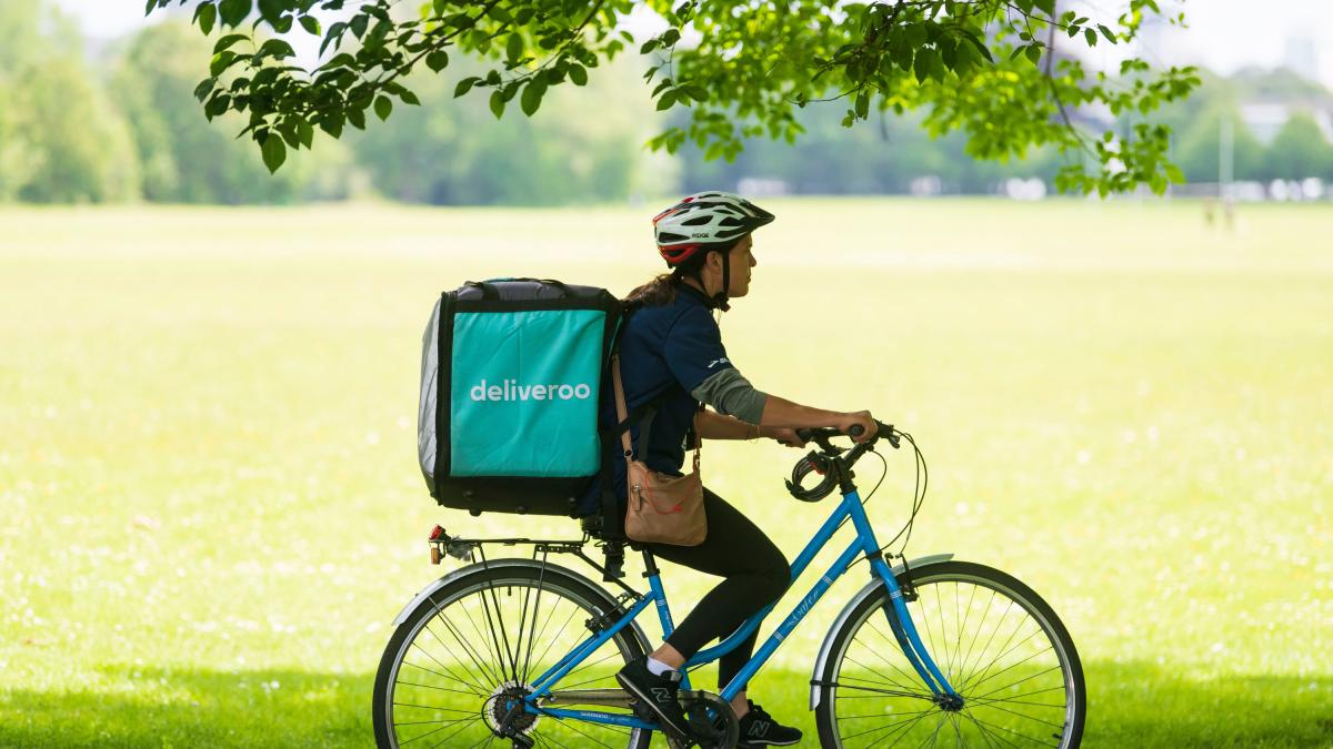 La justicia declara que los 'riders' de Deliveroo son trabajadores