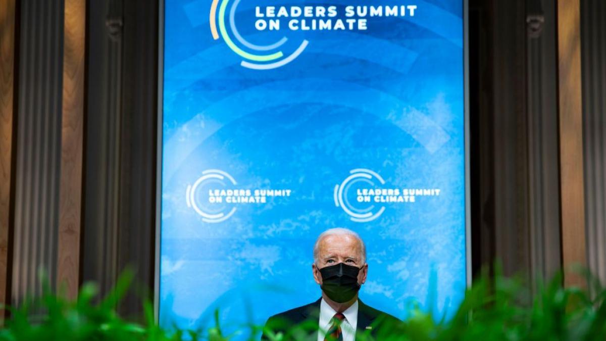 Biden eleva el compromiso climático de EEUU a reducir un 52% sus ...