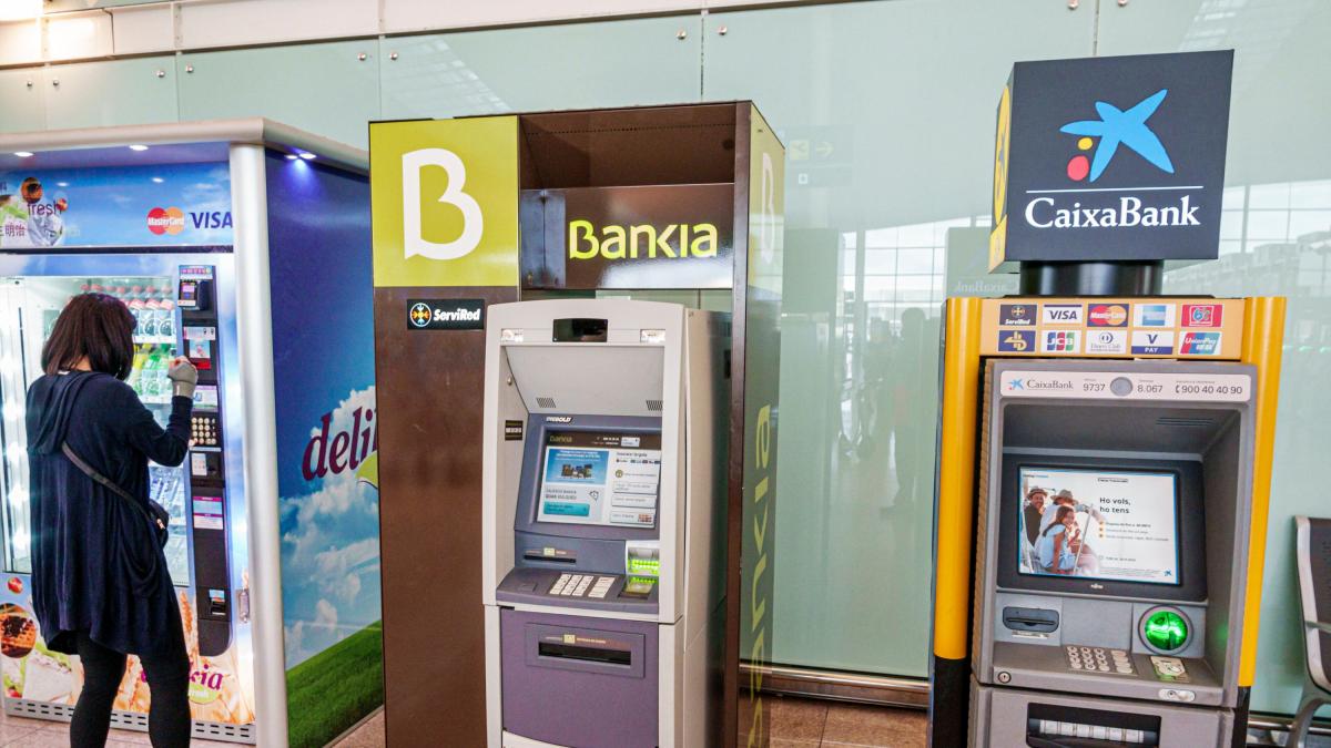 Qué supone la fusión de CaixaBank y Bankia y cómo te puede afectar