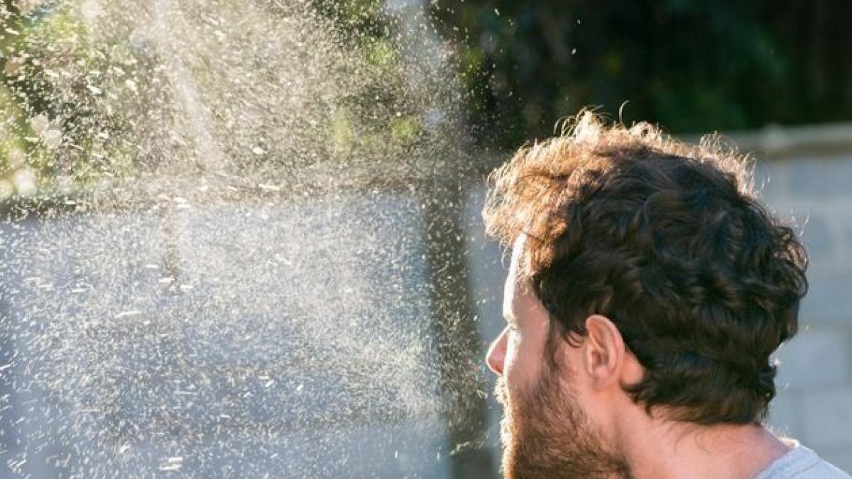 Si sueles pronunciar fuerte la 'p' o la 't' puedes ser un supercontagiador de gripe: "Tienen 10 millones de veces más virus que el resto"