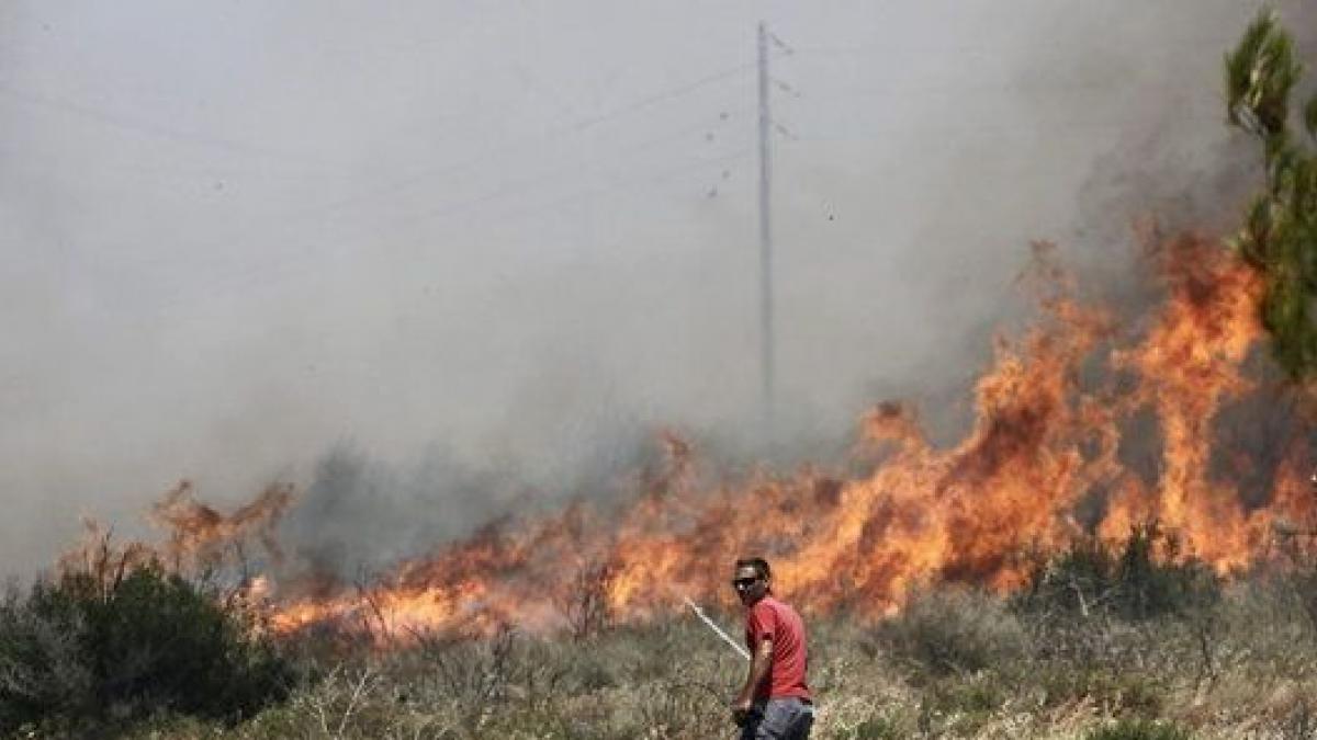 El vacío legal del voluntariado contra el fuego:  Si la gente de los pueblos ve que un incendio amenaza sus casas, sus terrenos o su ganado, va a querer actuar sí o sí 