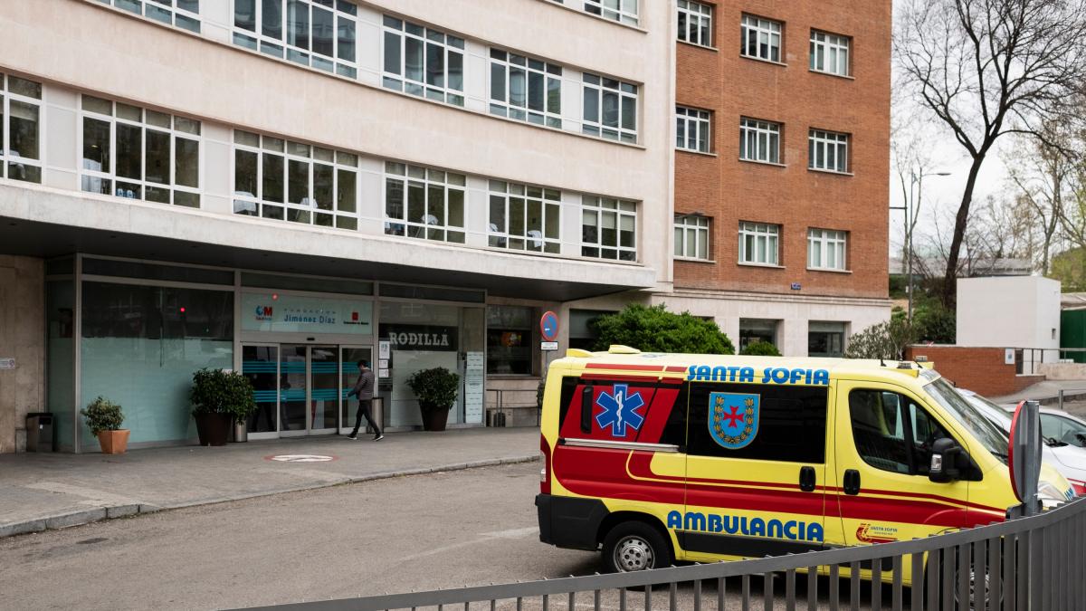 La Comunidad de Madrid deja a cero programas para cuidados paliativos para aumentar el presupuesto del hospital estrella del grupo Quirón