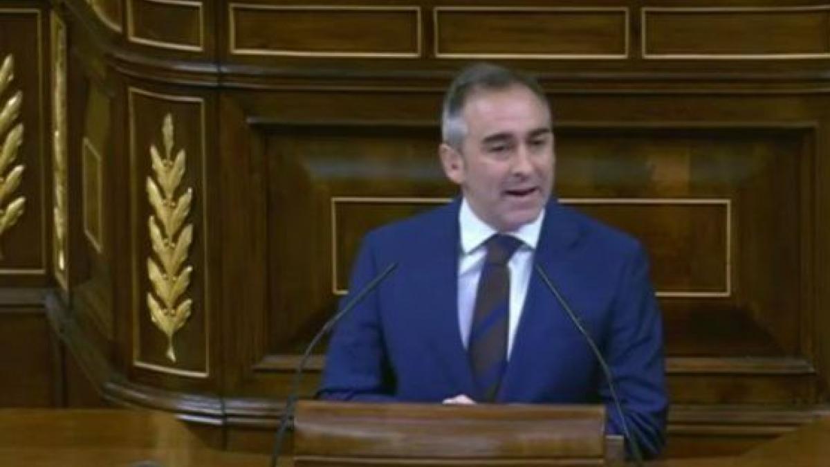 Bronca entre PP y Podemos en pleno debate sobre la estiba
