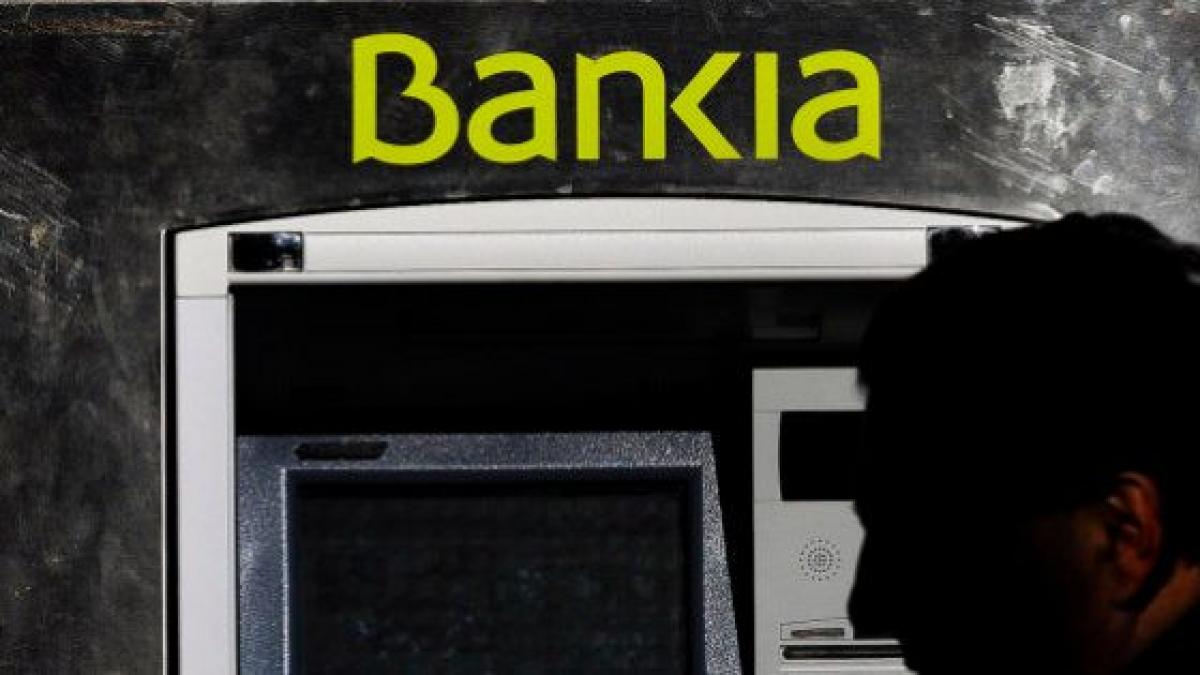 El Estado vende por 1.304 millones un 7,5% de Bankia y gana 136 millones