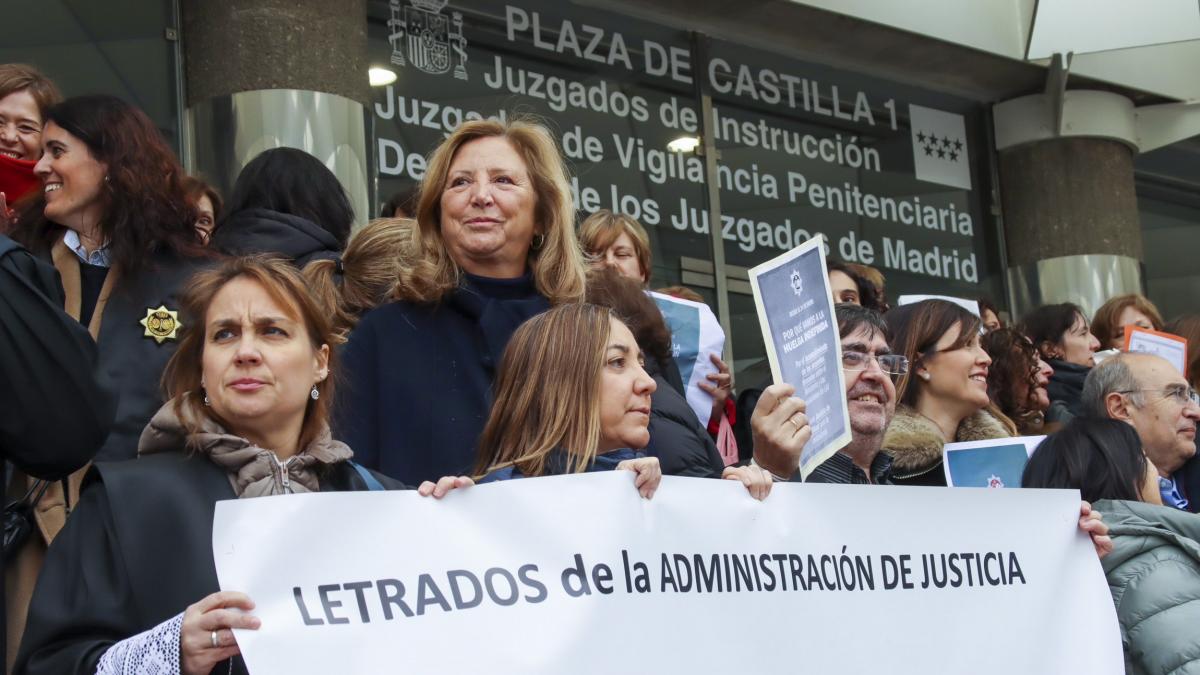 Parón en los tribunales, ¿qué reivindican los letrados de Justicia con ...
