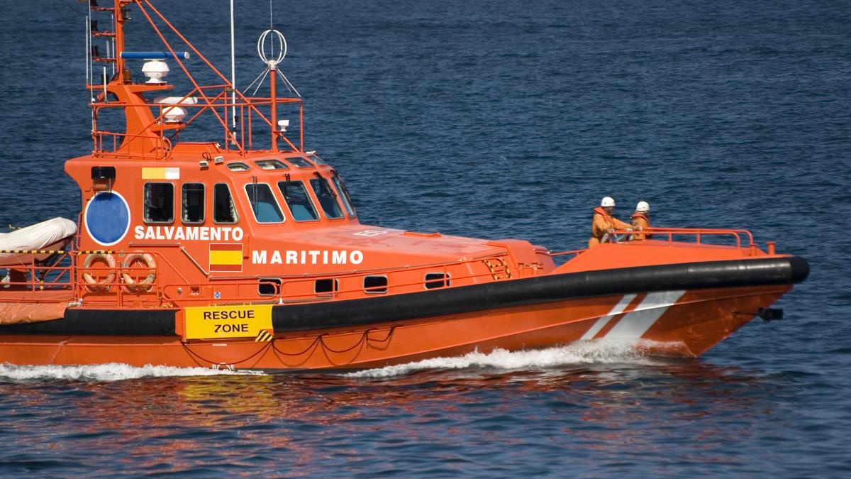 Buscan una patera con 20 personas desaparecida en aguas de Baleares