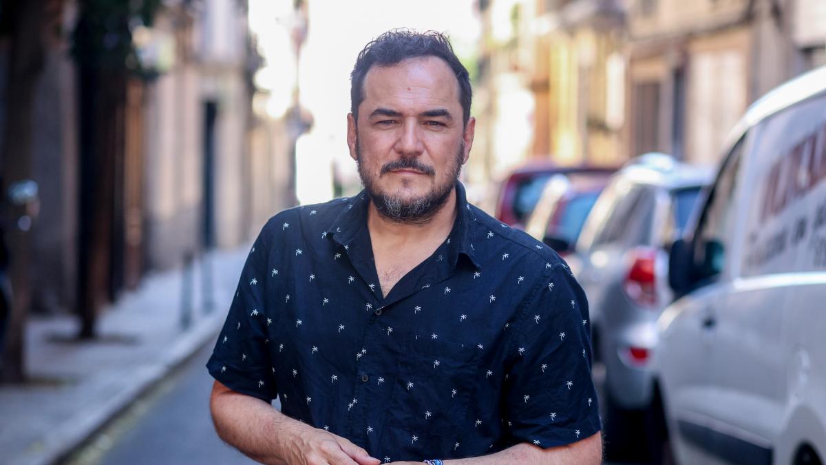 La respuesta de Ismael Serrano cuando le dicen que desde la derecha se reprocha a Sánchez haber devuelto a Franco al debate