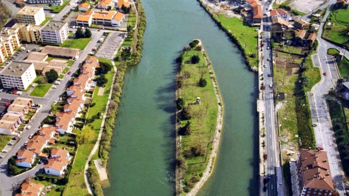 Esta isla de 130 metros entre España y Francia es el condominio más pequeño del mundo: la gobiernan dos países en régimen de custodia compartida desde hace 170 años