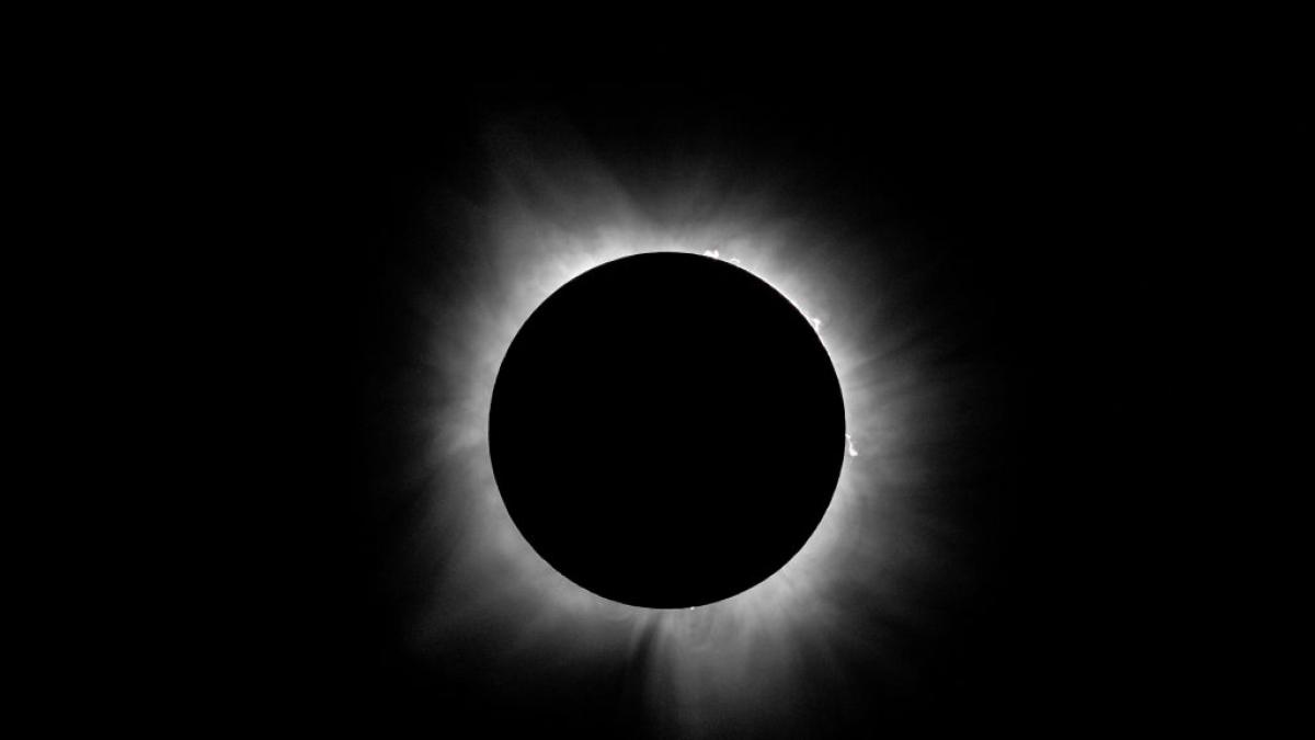 6 minutos y 23 segundos de oscuridad: el mayor fenómeno astronómico del siglo XXI está a la vuelta de la esquina