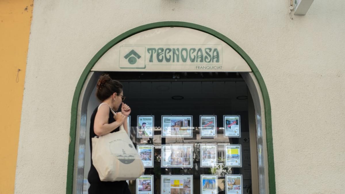 La oferta de vivienda en alquiler cae un 28% desde la pandemia y se ...