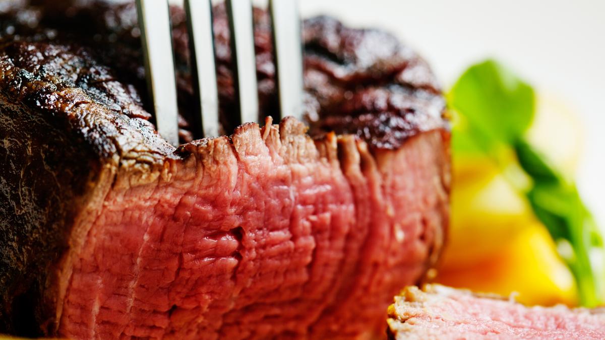 Eroski alerta sobre los riesgos ocultos detrás de la carne cruda