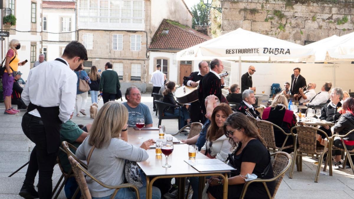 Quiere reservar un bar para 77 personas en Madrid y los hosteleros se revuelven al ver las condiciones