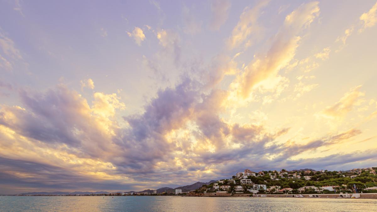 La prensa inglesa habla de la ‘nueva’ Barcelona:  Si quieres evitar las masas de turistas, esta alternativa es igual de bonita y está cerca de la playa 