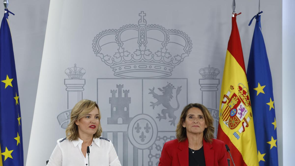 El Gobierno tacha de 'irresponsable' al PP por rechazar el déficit y ...