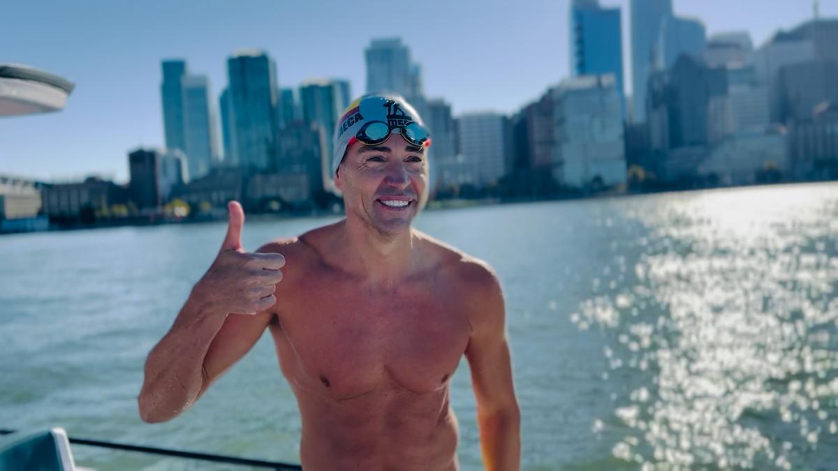 El nadador David Meca dice a qué partido ha votado en más ocasiones: &quot;Yo voto según las personas&quot;