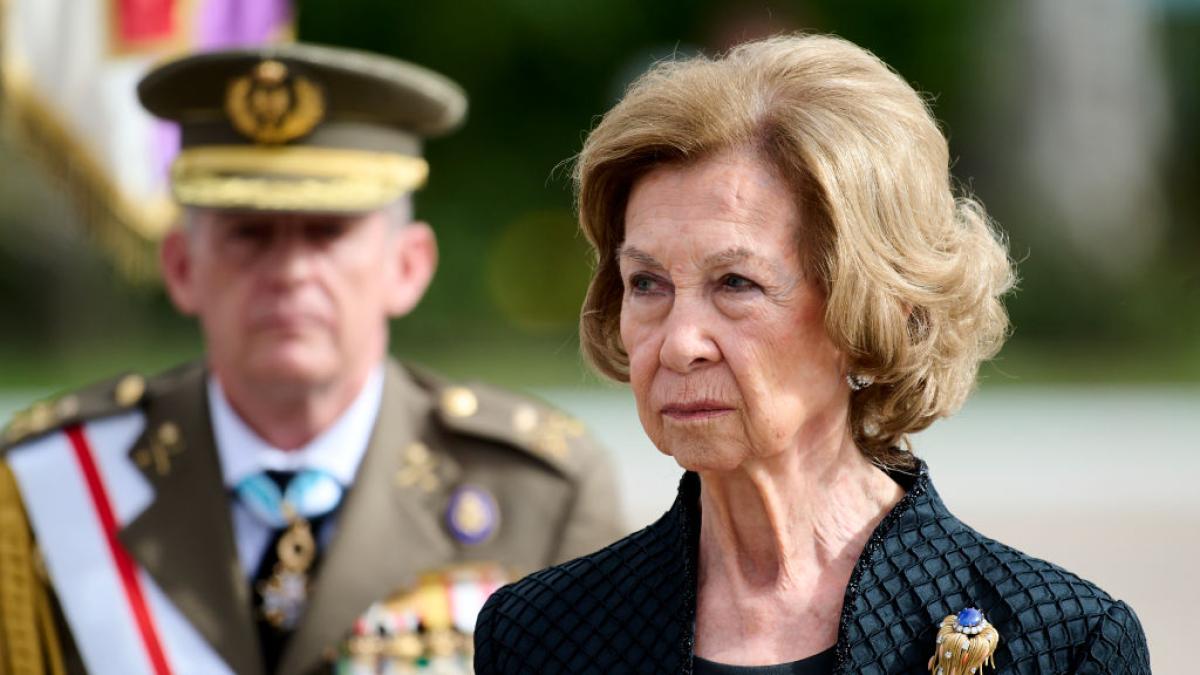 En Reino Unido ven el percance que sufrió la reina Sofía en un acto y dicen  todo esto