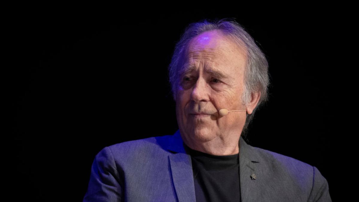 Esta potente frase de Serrat sobre el peligro de la democracia merece la pena escucharla una y otra vez