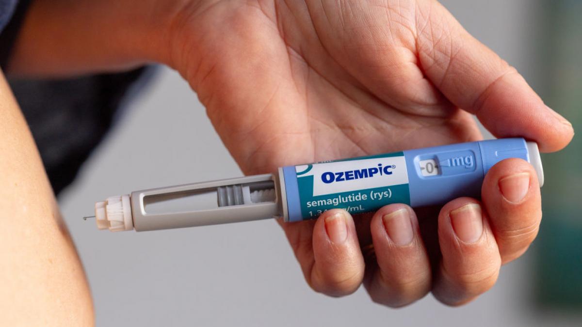 La cara B del Ozempic: la demanda de productos para evitar la cada del  pelo o cuidar la piel se dispara por el boom de la semaglutida y sus efectos  secundarios