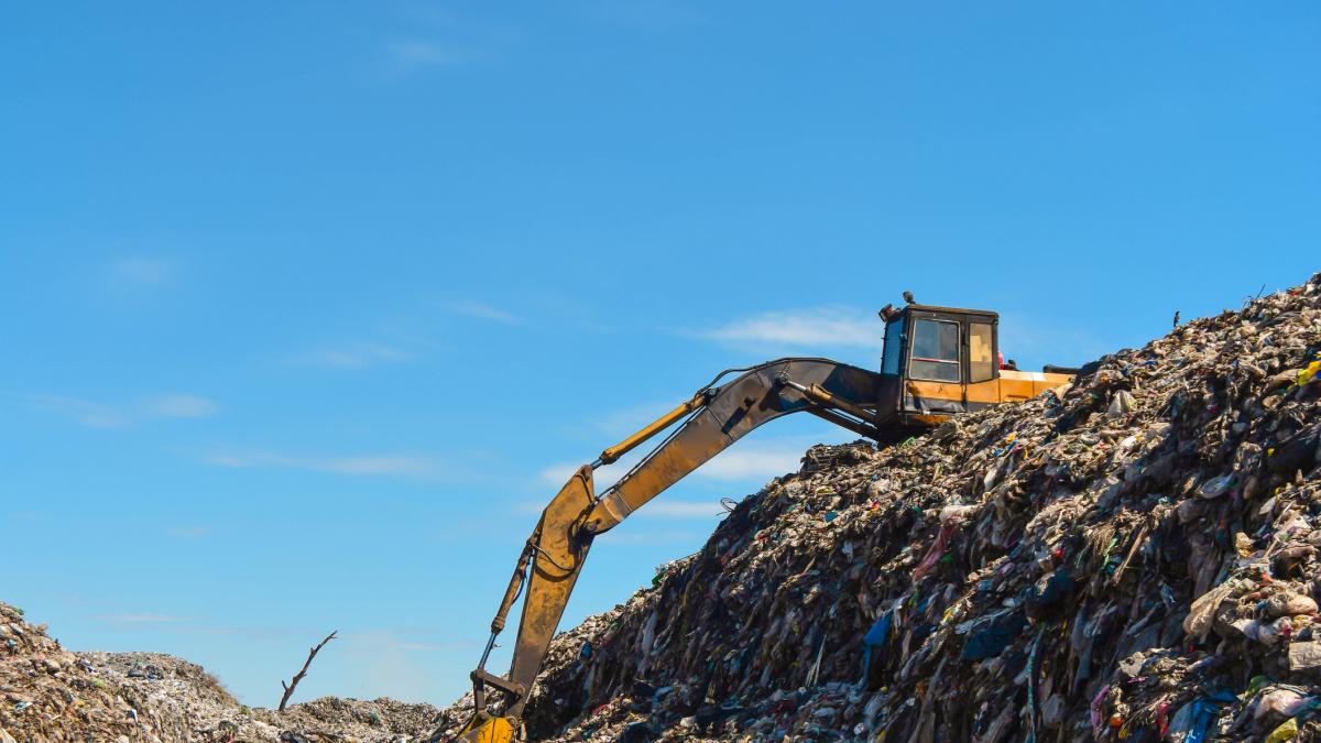Tira la toalla el hombre que perdió un disco duro con 742 millones de euros  en su interior hace 12 años