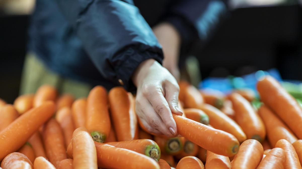 Ana Luzón, experta en nutrición: "Los alimentos que destacan en la protección de la mucosa intestinal son la zanahoria y la calabaza"