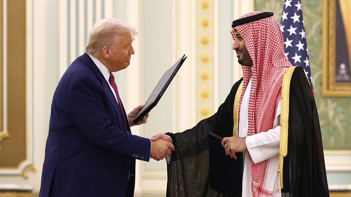EEUU y Arabia Saudí sellan un histórico acuerdo nuclear que agita el tablero de Oriente Medio