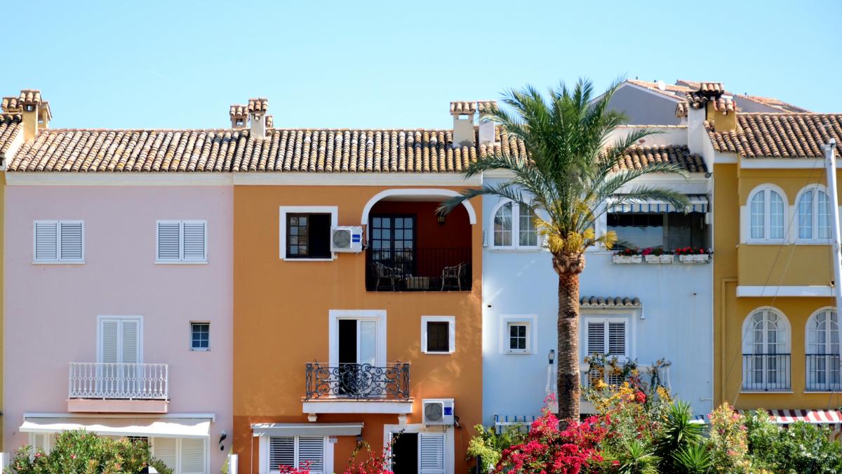 Hacienda avisa a los mayores de 65 años que quieren vender su casa: en ...