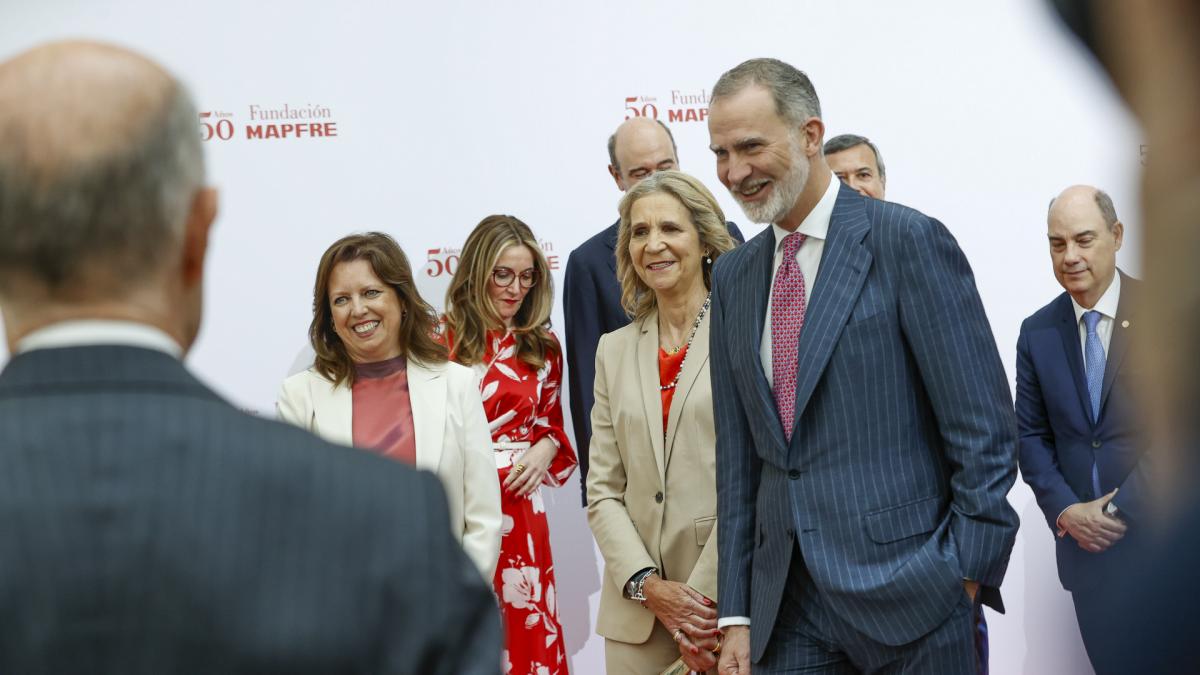 El rey Felipe VI y la relación con su hermana mayor, la infanta Elena