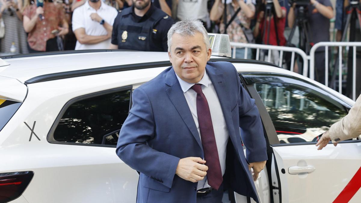 La UCO dice que Cerdán y su  entorno familiar  se beneficiaron de los presuntos amaños de la trama