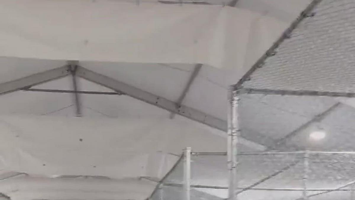 Gusanos en la comida y baños rotos: las "catastróficas" condiciones de los centros de detención de inmigrantes del ICE