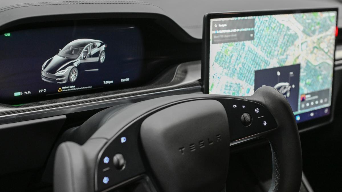 Tesla ya está probando su sistema de conducción autónoma supervisada ...