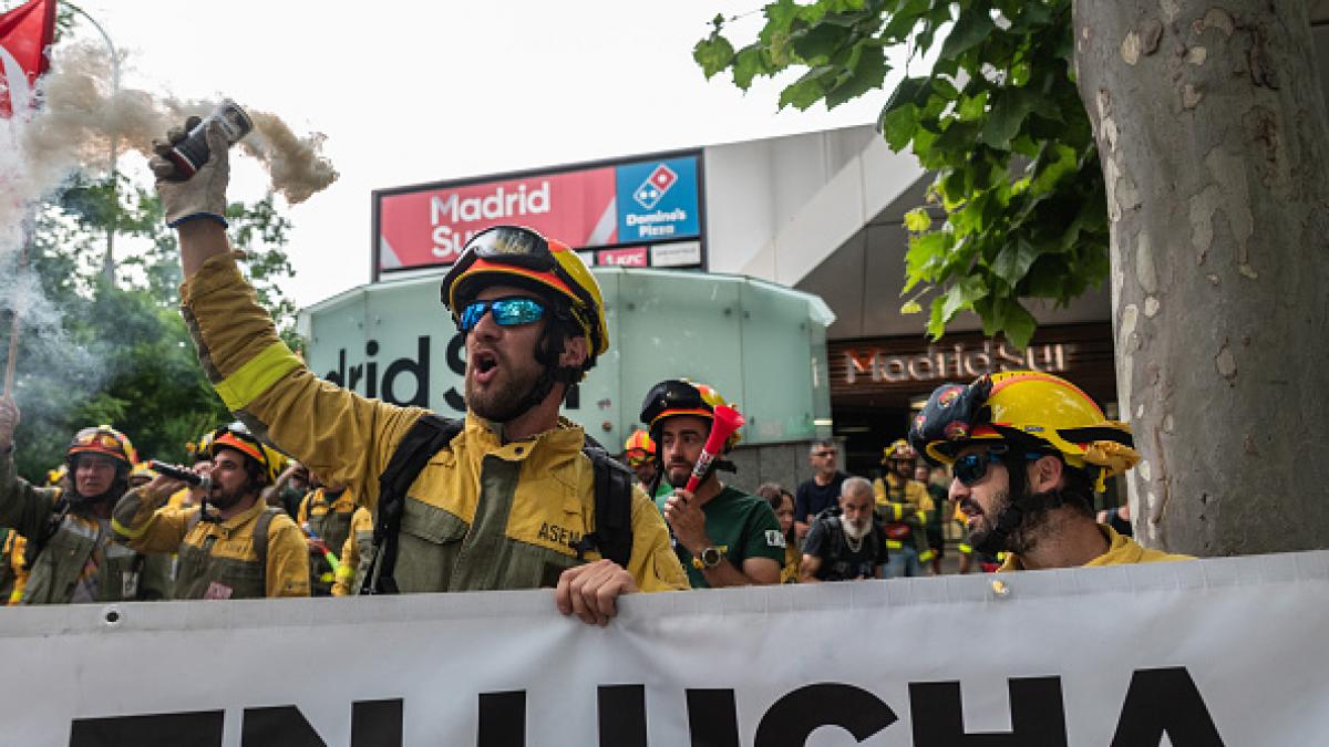 Madrid en llamas: los bomberos forestales se plantan para sofocar 'la ...