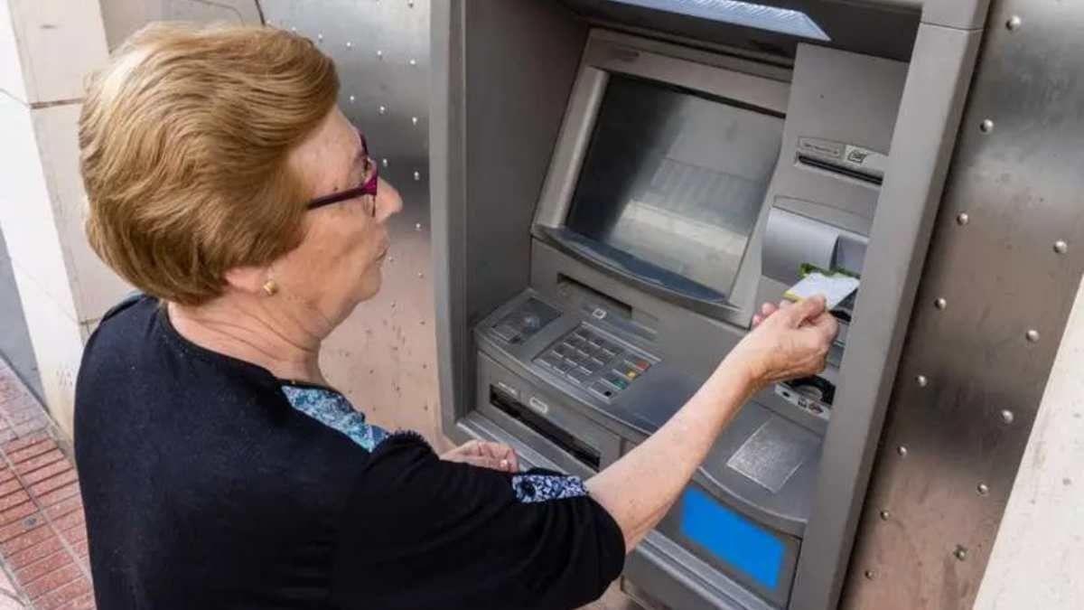 María, jubilada, cobra 700 euros: "Al teatro no puedo ir porque son 60 euros"