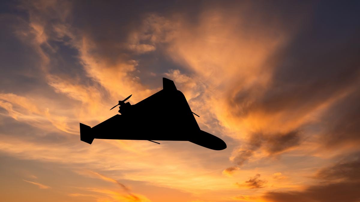 Un jubilado derriba a tiros un dron que sobrevolaba su finca, pero era una aeronave contratada por el ayuntamiento: “Oímos un estruendo y luego nada”