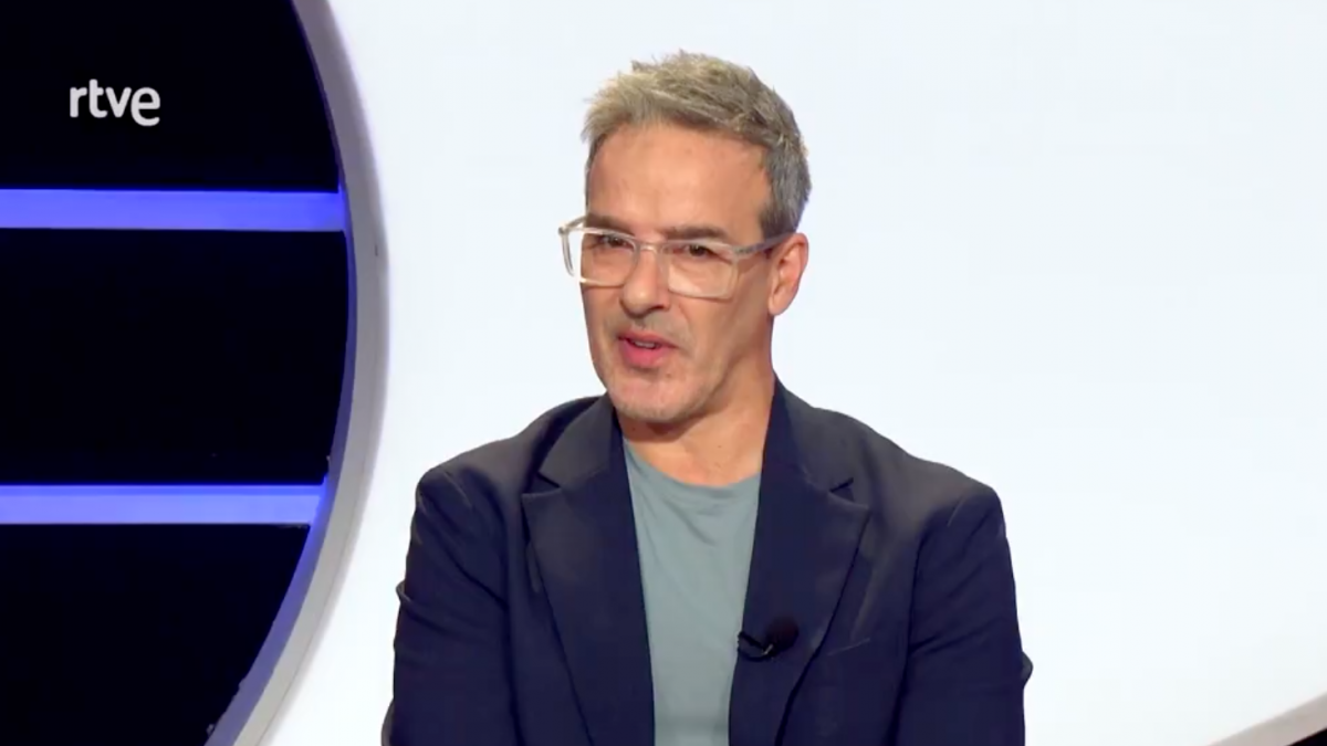 David Calle, de 'Cifras y letras', muestra lo que le ha pasado en casa: la respuesta de su hermano es para ponerle un 10