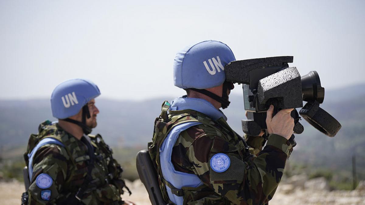 Dos cascos azules españoles, heridos por la caída de morteros en Líbano ...