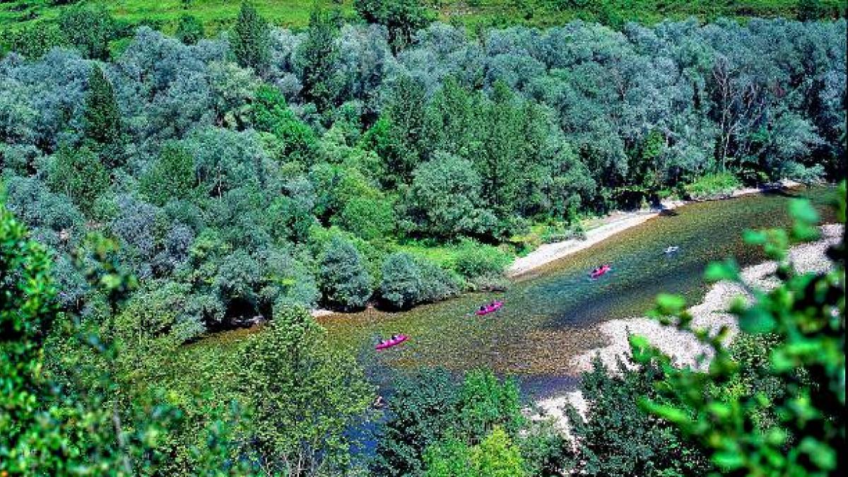 En un pueblo de Cantabria puedes devorar corbatas y disfrutar de todo lo que ofrece el litoral cántabro