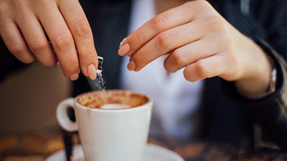 Abraham, camarero: &quot;Tú le das a la máquina y le das al café solo, ese es el café ideal para cualquier café&quot;