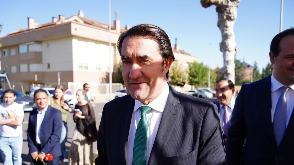 Castilla y León reprueba al consejero de Medio Ambiente por su gestión de los incendios