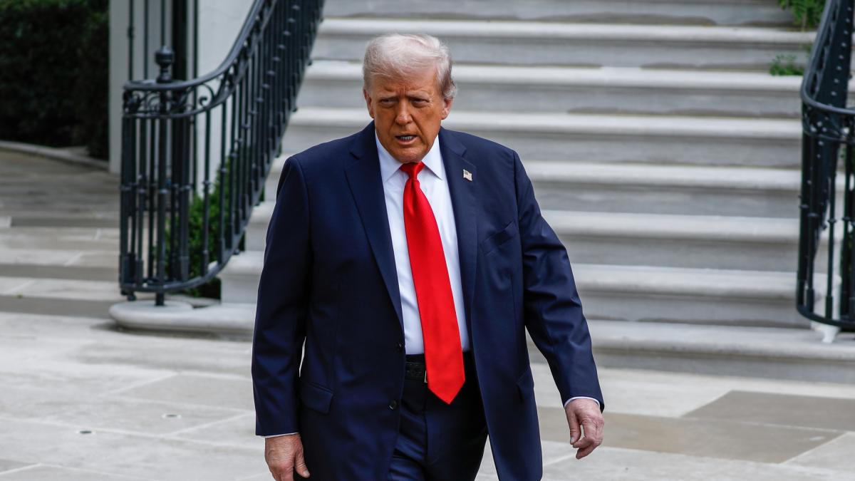 Trump, sobre la supuesta felicitación enviada a Epstein: &quot;No es mi firma&quot;