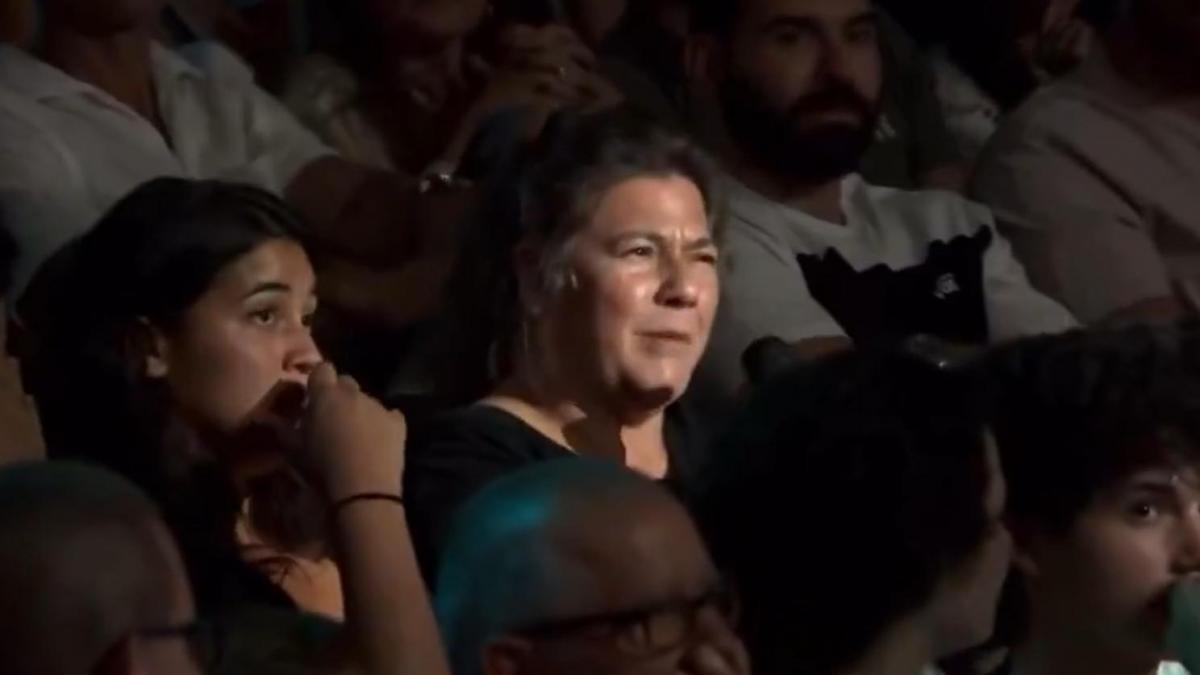 Una señora suelta en La Revuelta un comentario sobre el marido de Ana Rosa Quintana