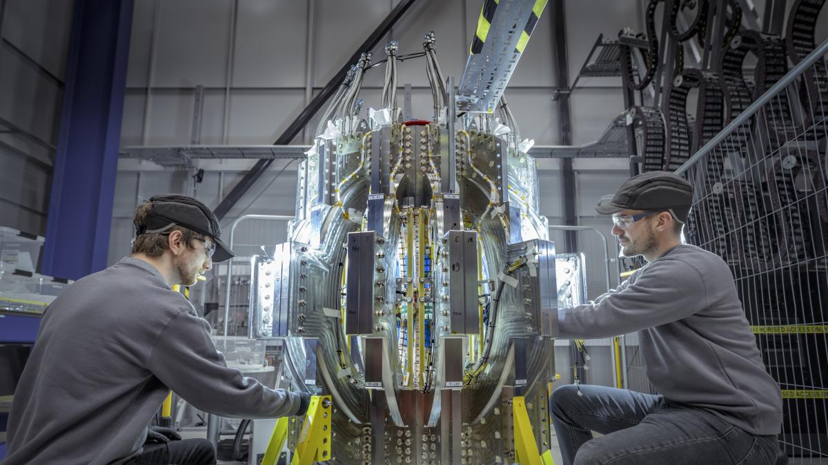 Ingenieros construyen a dos pasos de España un proyecto crítico para recrear el poder de las estrellas