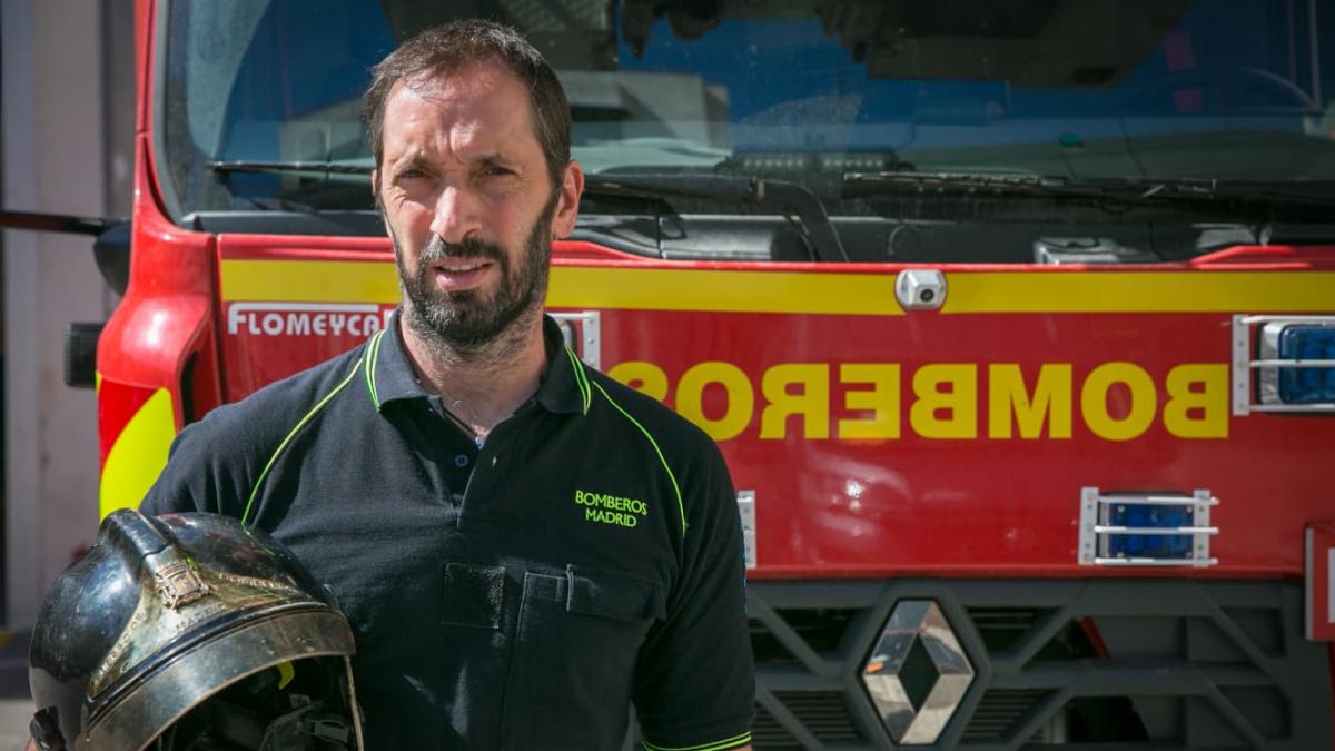 &quot;Oye, Bilbo, esto lo tenemos que conocer todos los bomberos&quot;: Sergio Tubío, el bombero que quedó impactado por un suicidio y se convirtió en pionero para prevenirlos