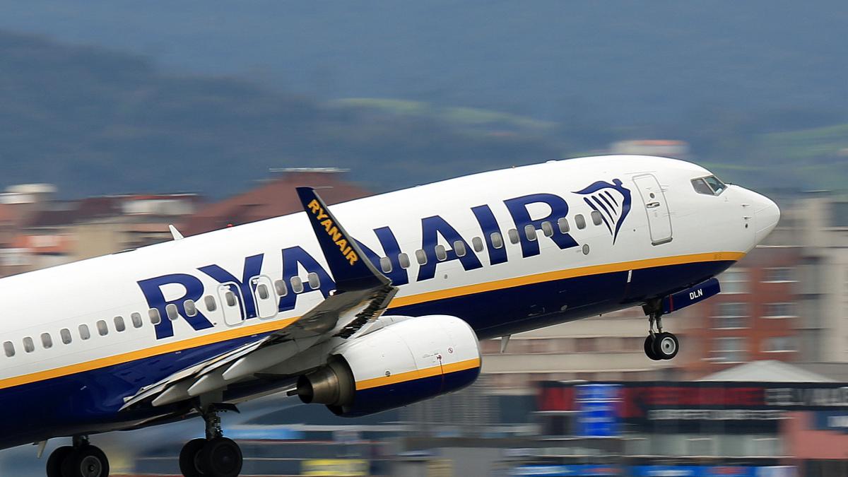 Ryanair mantiene su pulso contra Aena: amenaza con nuevos recortes de vuelos a España si se mantiene la subida de tasas