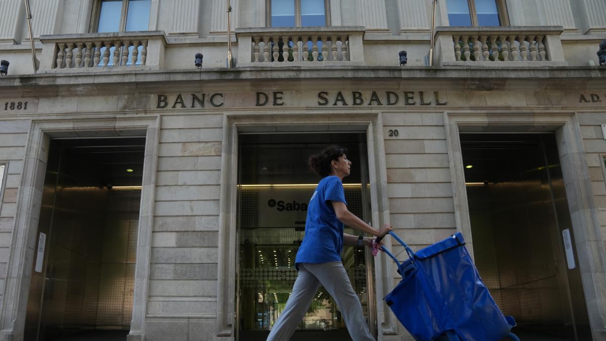 El consejo del Sabadell desaconseja a sus accionistas la opa de BBVA: &quot;Está lejos del valor&quot;